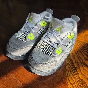AIR JORDAN 4 NEON GREEN